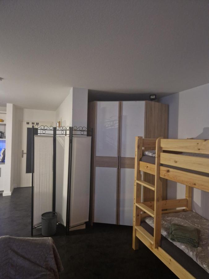 Souterrain-Wohnung Mit Kostenlosem Stellplatz Leipzig Buitenkant foto