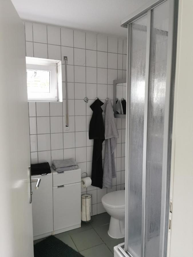 Souterrain-Wohnung Mit Kostenlosem Stellplatz Leipzig Buitenkant foto